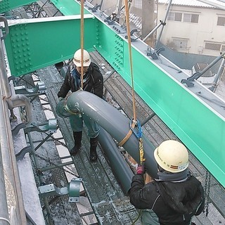 【橋梁特殊工事】雨水排水管の工場加工・現場取り付け工事の画像