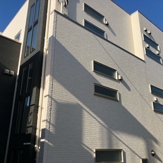 新百合ヶ丘シェアハウス【築5年◆鍵付個室◆初期費用無し‼︎光熱費込、インターネット込で家賃55,000円~】 - 不動産