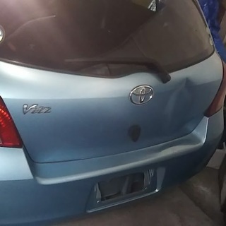 トヨタ　ヴィッツ（車検切れてます）