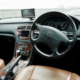 希少! 諸費用込み！ 車検2年付 整備点検実施済　プジョー607 パワーシート 革シート＆ナビ＆バックカメラ/高級 ホワイト セダン 外車の画像