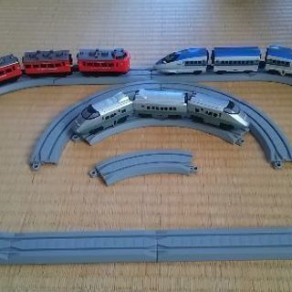 プラレールと電車3台