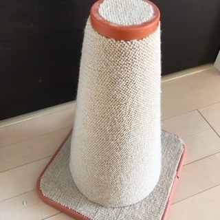 猫の爪とぎコーンを500円で♪の画像