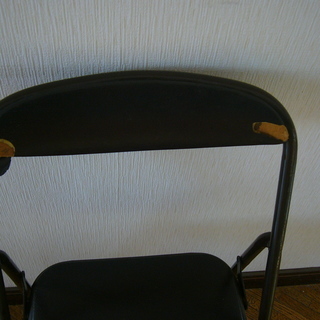訳あり家具/パイプ椅子/茶色の画像