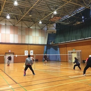 明日2月10日バドミントンしませんか？