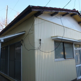 小松2丁目　平屋の戸建てです。　ペット飼育可能　静かな住環境　初...