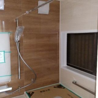 LIXIL製品のユニットバスとシステムキッチン取付の画像