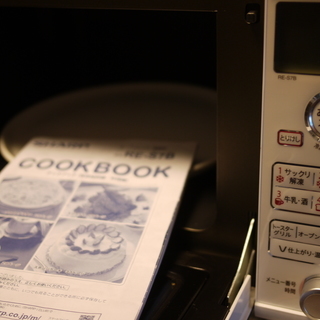SHARP 電子ﾚﾝｼﾞRE-S7B 白（２カ月使用のみ）の画像