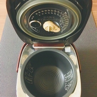 炊飯器（TOSHIBA,RC-10VXF）※故障品の画像
