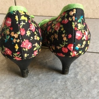 オリエンタルトラフィック  小花柄春パンプスの画像