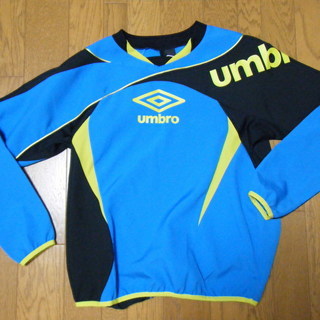 umbro ピステ　上下セットの画像