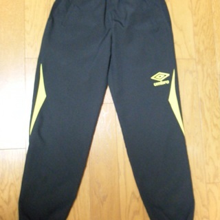 umbro ピステ　上下セットの画像