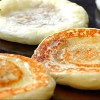 自宅で韓国料理チーズタッカルビ、ホットック、キムチの画像
