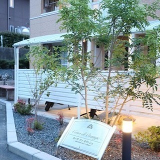 湖西市鷲津駅より徒歩7分☆築浅 カーサ ディ オランジュ101号室 ペット可 専用庭でペットとひなたぼっこ☀️オール電化 照明器具レースカーテン、ダイニングテーブル付き 対面キッチン ウォークインクローゼット − 静岡県