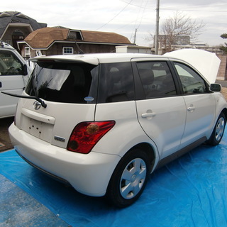 イスト平成14年式（2002年）1.5S パール11万ｋｍナビTV　ETCの画像