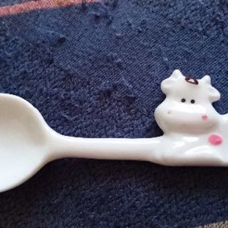 かわいい牛さん陶器スプーン2個セットの画像