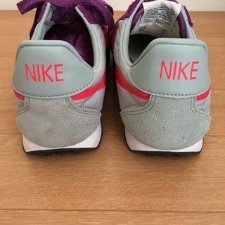 【新品】ナイキ スニーカーの画像