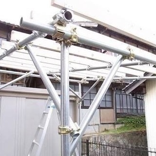 単管パイプを……