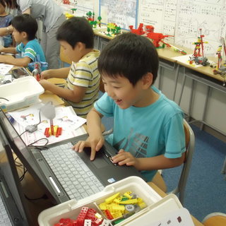 《急募》★未経験者歓迎！★【子ども向けレゴブロック＋プログラミング教室の講師】週1コマからOK♪　学生・主婦(夫)が活躍中！の画像