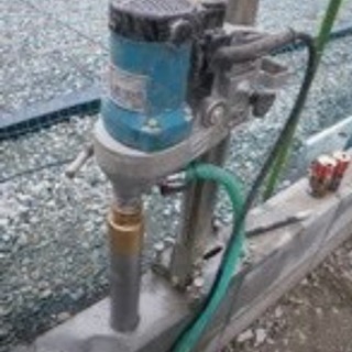 コンクリートコア抜き作業の画像