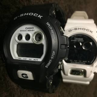 G-SHOCK　2個セット　X6900/X6900FB　黒/白ダイヤル/白液晶　白/メッキダイヤル/青液晶