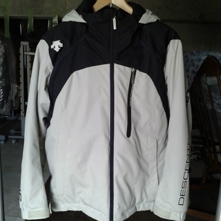 デサント製スキーウェア（メンズ上下）の画像