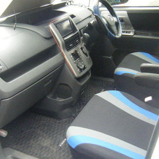 平成19年／11月。車検：31年06月25日まで。136000km。テレビ。ナビ。ETC。サンルーフ。17インチアルミ。の画像