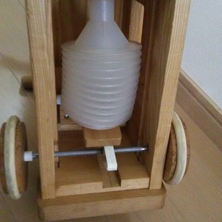 木製　汽車　乗り物　おもちゃ　の画像
