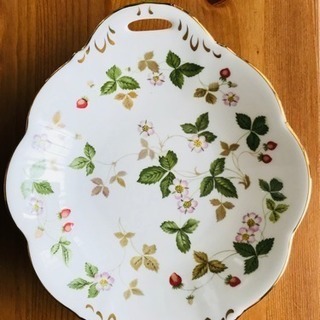 WEDGWOODのワイルドストロベリーのお皿の画像