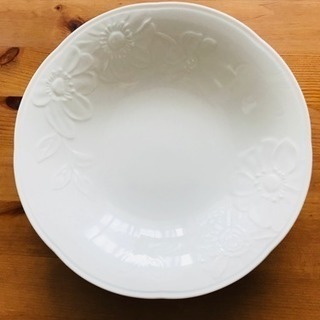 GIVENCHYのお皿 2枚 白の画像