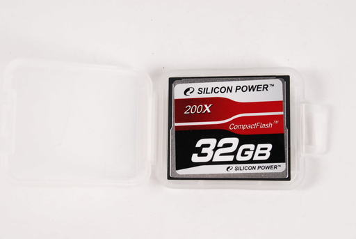 美品 シリコンパワー コンパクトフラッシュカード 32GB 200倍速 200X UDMA5対応
