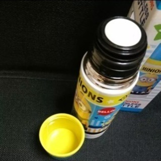 ミニオンズ コップ付きステンレスボトルの画像