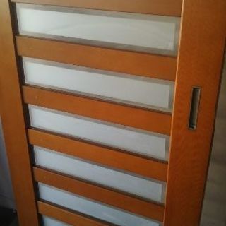 新品🎵ガラス入り引き戸の画像