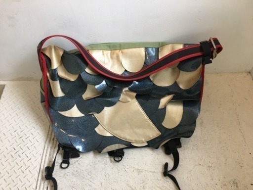 職人のオーダーメイド製カメラバッグ