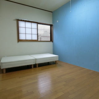 新宿へ15分/渋谷へ19分　SOHOオフィスとしても可。神楽坂駅徒歩5分のアクセス抜群のシェアハウス − 東京都