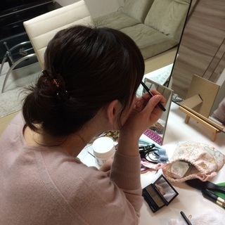 ヘアメイクレッスン承ります。テレビ・ブライダルで活動しているヘアメイクアーティストが行います。の画像