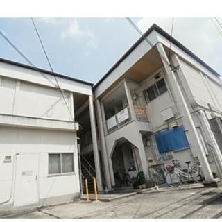 安くて安心収納  貸倉庫    トランクルーム・倉庫・物置として、趣味の物や家庭用品、お仕事関係の物の収納に　古いけど広い１ＤＫを使ってみませんか  大和高田、橿原、葛城市からも便利です。コスパ抜群                   - 大和高田市