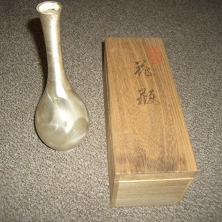 商談中　4　銀メッキの花器