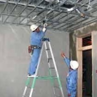 電気工事【急募】月給〜350000‼︎ 配管・融着・通信工事 ※バイト、請負も大歓迎‼︎の画像