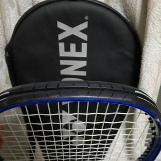 新品購入後２度使用したのみ　硬式　YONEX　テニスの画像