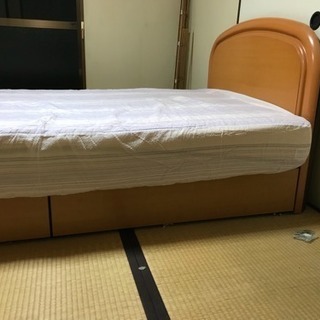セミダブルベッド&マットレスのセット 今週末まで！の画像