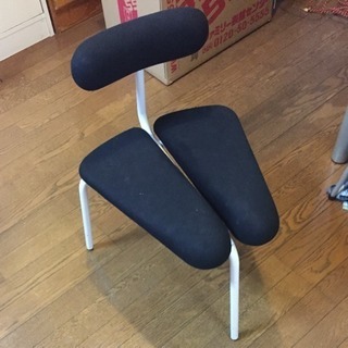 値下げしました　姿勢矯正用椅子