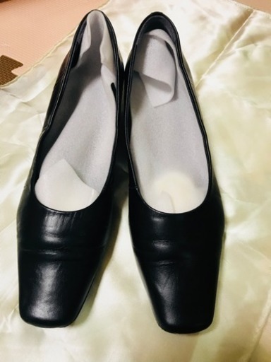定価14700円！一度履いたのみ！黒 パンプス 25.5