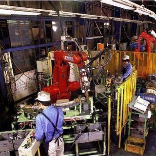交替勤務・残業多めでしっかり稼げる自動車部品製造工場 