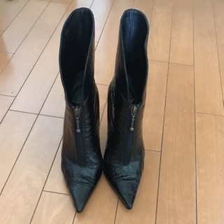 ショートブーツ ダイアナ