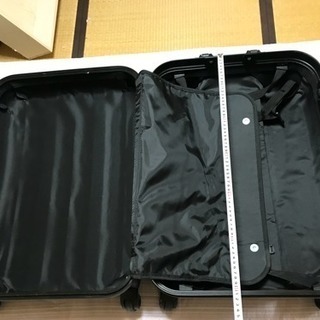 c-mode スーツケース ハード 黒 ブラック 鍵付き 木曜日までの画像