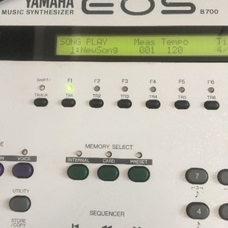 ヤマハ シンセサイザー ハードケース＆スタンド&アダプター付の画像