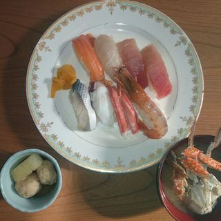 月、木曜日のスタッフさん急募　無資格可 介護員 8：30〜17：30残業なし　女性利用者の入浴の見守り他 主婦パートさん歓迎 手当有　 介護福祉士時給1280円〜無資格時給1226円　手当　食事補助  年齢不問  未経験歓迎 の画像