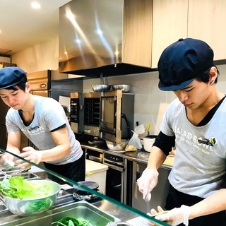 サラダ専門店の店長＜月給30万円～＞の画像