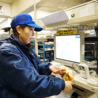 【時給1125円～週2日からでOK】深夜帯中心の配送センターで仕分けのお仕事・Wワーク大歓迎の画像