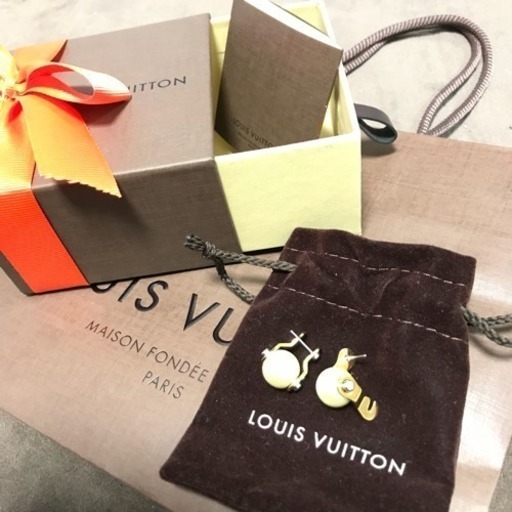 ✩︎美品ピアス 全付属品有  
値下げ交渉有 LOUIS VUITTON☆